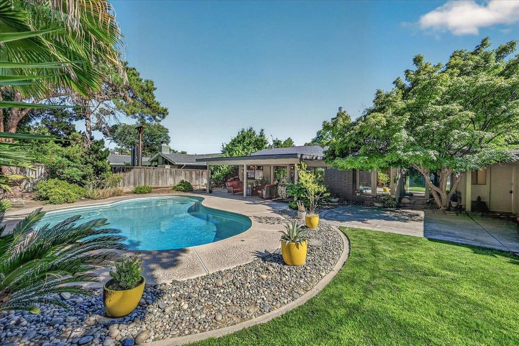 Image 30 of property listing at 3250 W Ellery Avenue, Fresno, CA 93711