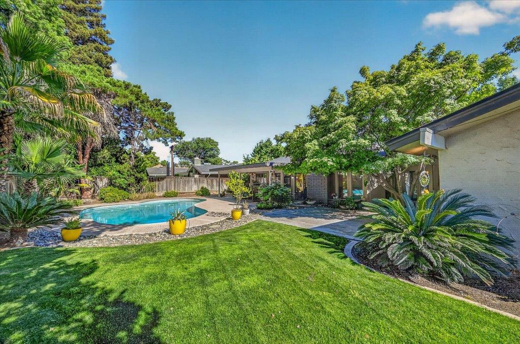 Image 31 of property listing at 3250 W Ellery Avenue, Fresno, CA 93711