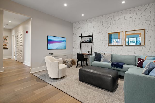 363 E Wacker Drive 1906, Chicago, IL 60601