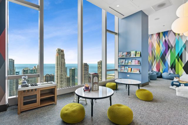 363 E Wacker Drive 1906, Chicago, IL 60601