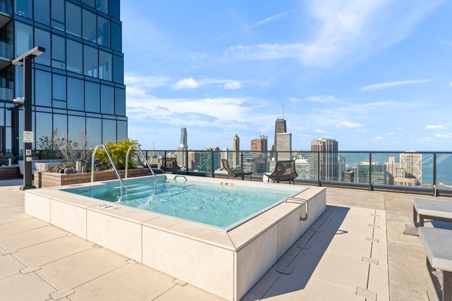 363 E Wacker Drive 1906, Chicago, IL 60601