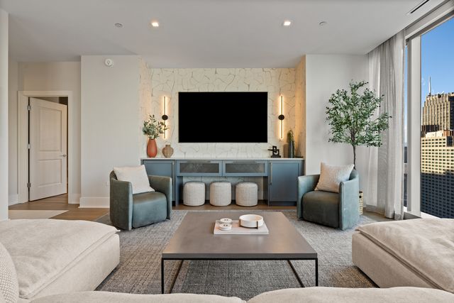 363 E Wacker Drive 1906, Chicago, IL 60601