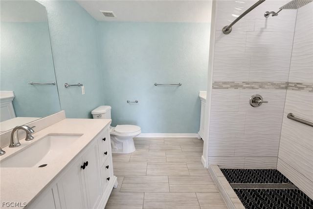 8000 Fountain Mist BLVD, Lehigh Acres, FL 33972