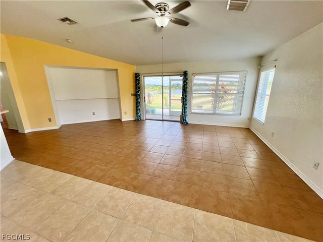 8000 Fountain Mist BLVD, Lehigh Acres, FL 33972