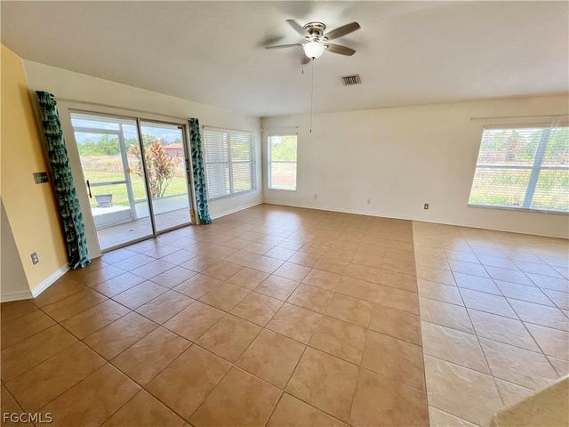 8000 Fountain Mist BLVD, Lehigh Acres, FL 33972