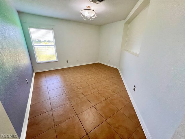 8000 Fountain Mist BLVD, Lehigh Acres, FL 33972