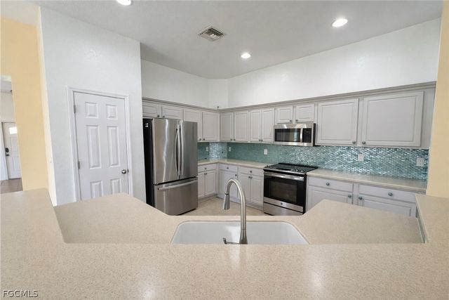 8000 Fountain Mist BLVD, Lehigh Acres, FL 33972