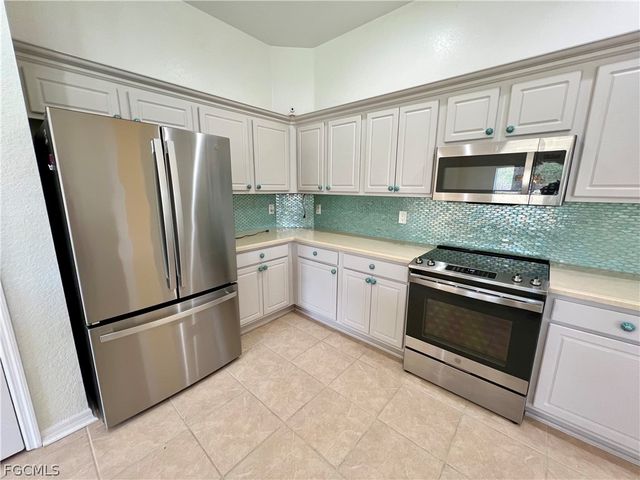 8000 Fountain Mist BLVD, Lehigh Acres, FL 33972