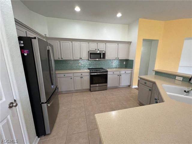 8000 Fountain Mist BLVD, Lehigh Acres, FL 33972