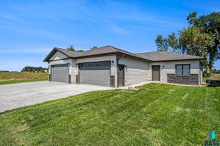628 Harter Dr Drive, Madison, SD 57042