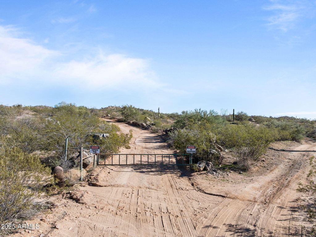 XX1 W Monarch Trail -, Wickenburg, AZ 85390 — exterior