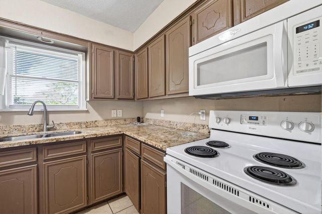 2926 Vance Avenue, Texas City, TX 77590