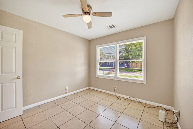 2926 Vance Avenue, Texas City, TX 77590