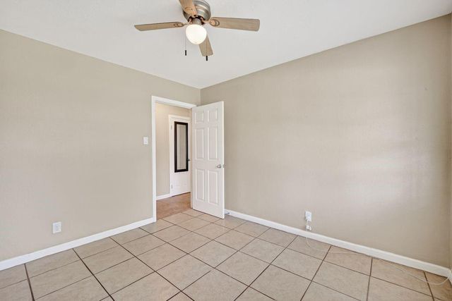 2926 Vance Avenue, Texas City, TX 77590