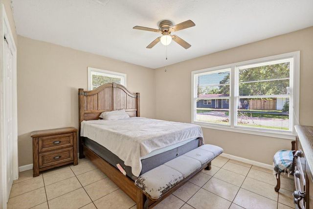 2926 Vance Avenue, Texas City, TX 77590