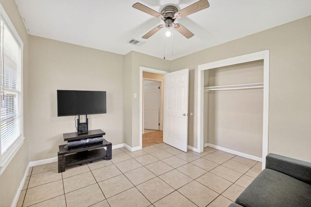 2926 Vance Avenue, Texas City, TX 77590