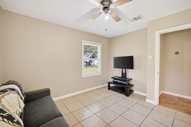 2926 Vance Avenue, Texas City, TX 77590