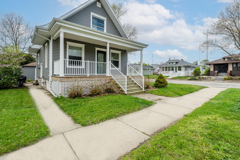 602 Howard Avenue, St. Joseph, MI 49085
