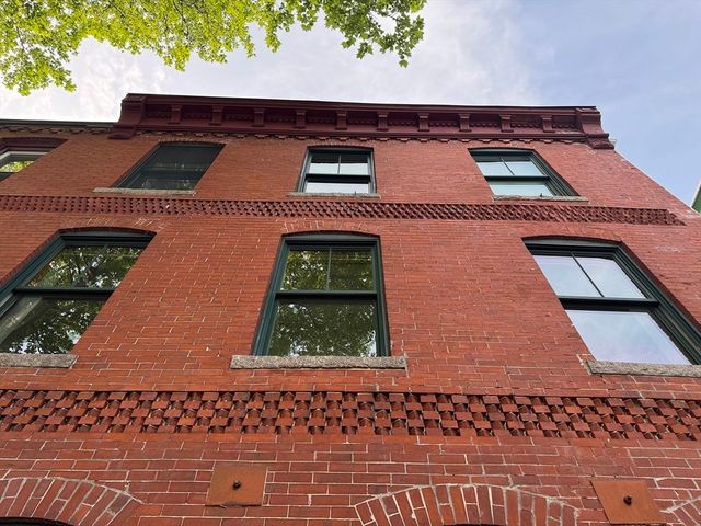 212 Chelsea Street 1, Boston, MA 02128