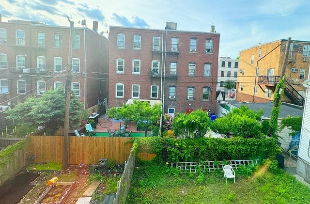 212 Chelsea Street 1, Boston, MA 02128