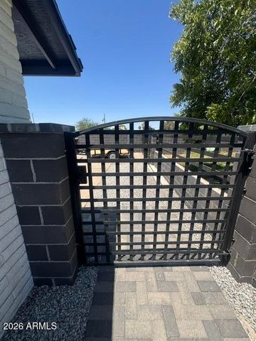 4210 W COUNTRY GABLES Drive, Phoenix, AZ 85053