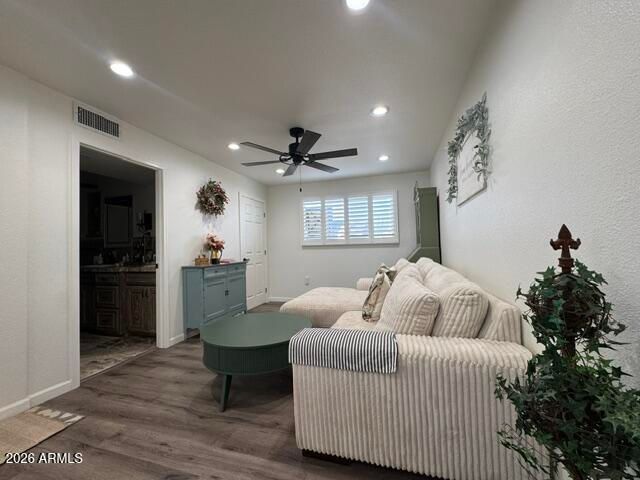 4210 W COUNTRY GABLES Drive, Phoenix, AZ 85053