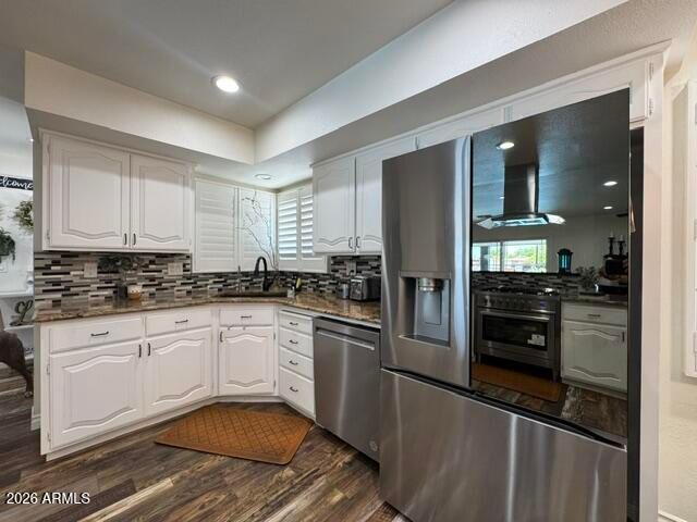 4210 W COUNTRY GABLES Drive, Phoenix, AZ 85053