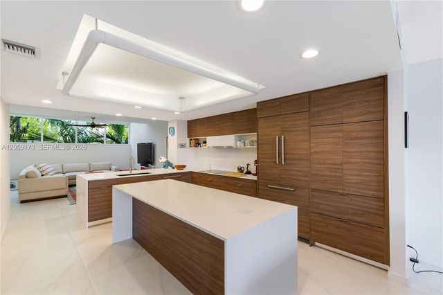 3100 NE 47th Court 13, Fort Lauderdale, FL 33308