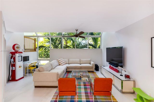 3100 NE 47th Court 13, Fort Lauderdale, FL 33308