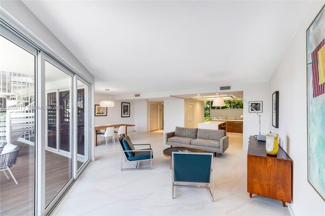 3100 NE 47th Court 13, Fort Lauderdale, FL 33308