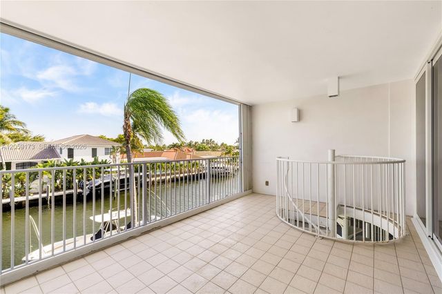 3100 NE 47th Court 13, Fort Lauderdale, FL 33308