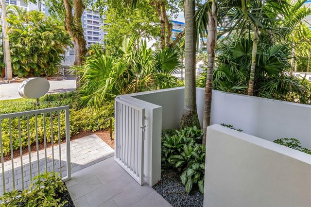 3100 NE 47th Court 13, Fort Lauderdale, FL 33308