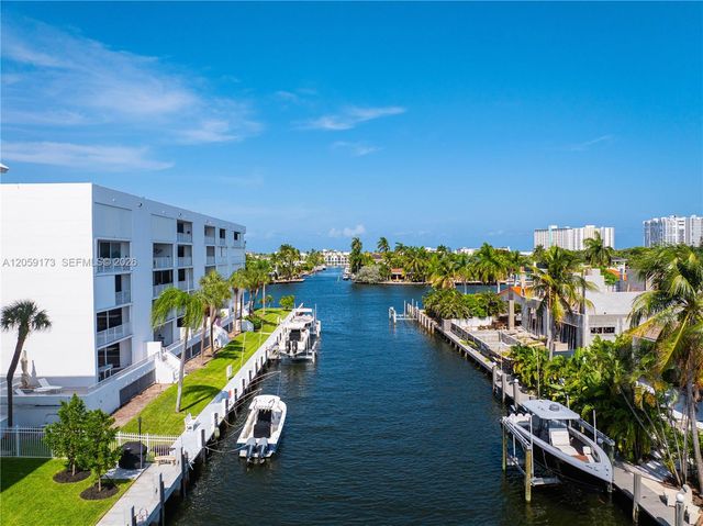 3100 NE 47th Court 13, Fort Lauderdale, FL 33308