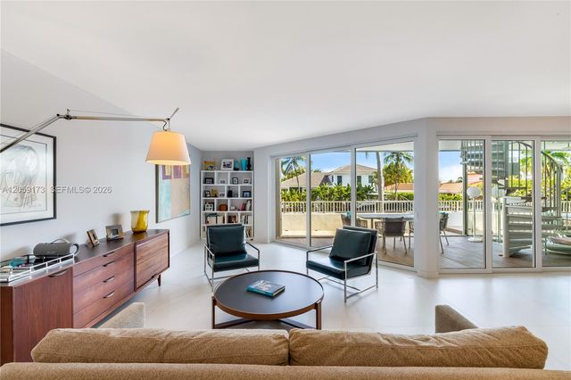3100 NE 47th Court 13, Fort Lauderdale, FL 33308
