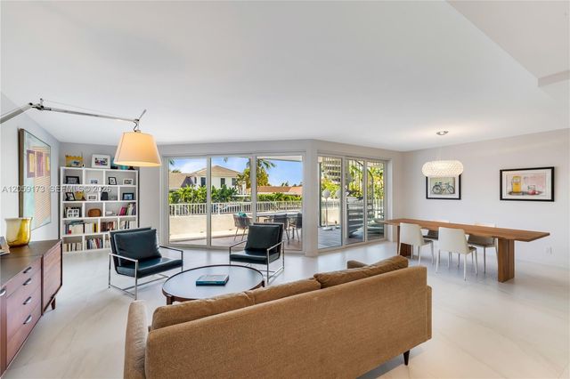 3100 NE 47th Court 13, Fort Lauderdale, FL 33308