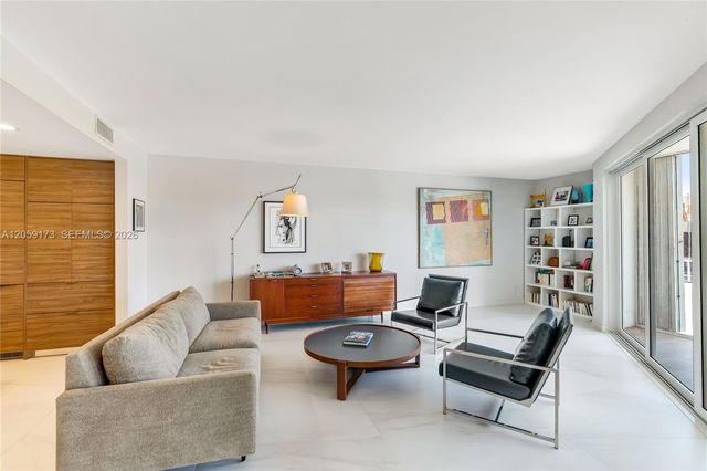 3100 NE 47th Court 13, Fort Lauderdale, FL 33308