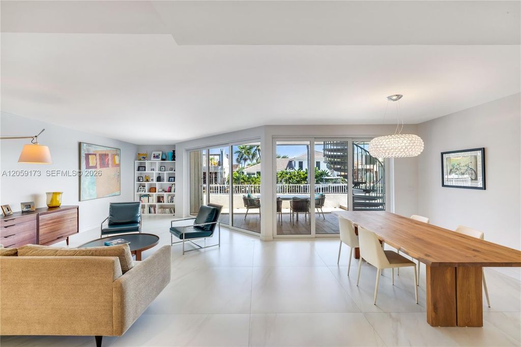 3100 NE 47th Court 13, Fort Lauderdale, FL 33308