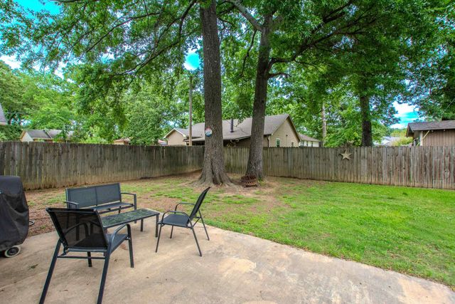 111 Shady Oak Drive, Sherwood, AR 72120