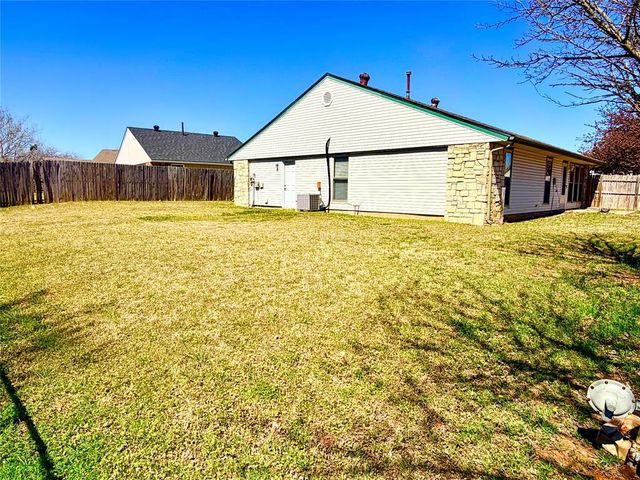 832 SE 14th Street, Moore, OK 73160