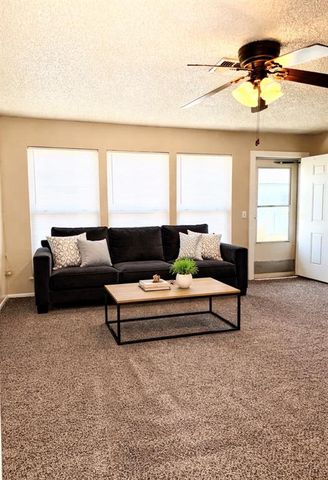 832 SE 14th Street, Moore, OK 73160