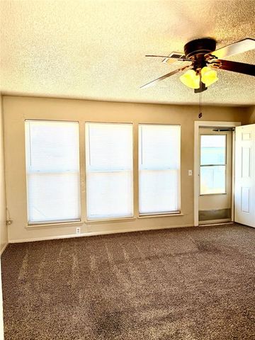 832 SE 14th Street, Moore, OK 73160