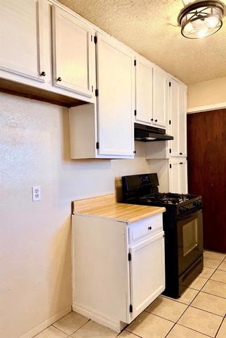 832 SE 14th Street, Moore, OK 73160