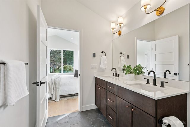 20205 5th Avenue NW, Shoreline, WA 98177