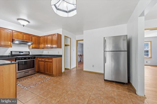8704 ARLEY DR, Springfield, VA 22153