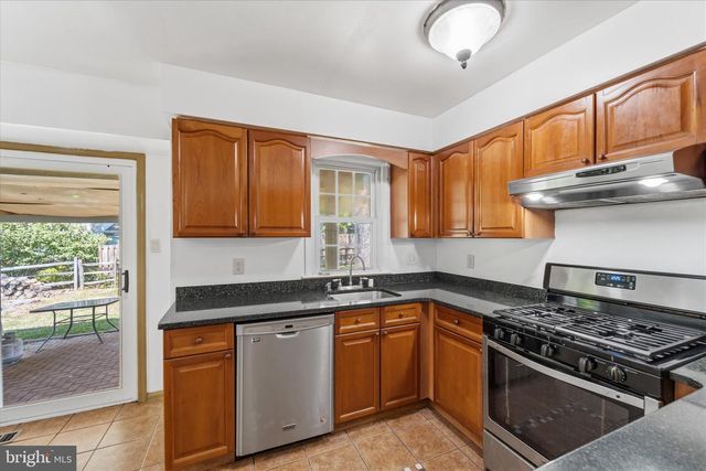 8704 ARLEY DR, Springfield, VA 22153