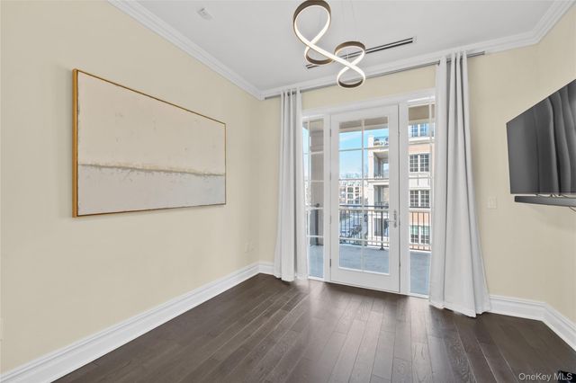 5000 Royal Court 5114, North Hills, NY 11040