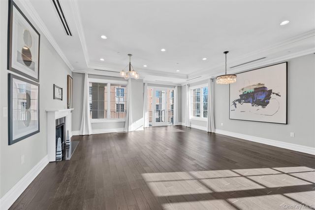 5000 Royal Court 5114, North Hills, NY 11040