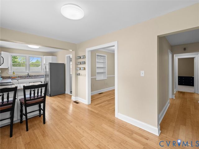 19604 Woodpecker Rd, South Chesterfield, VA 23803