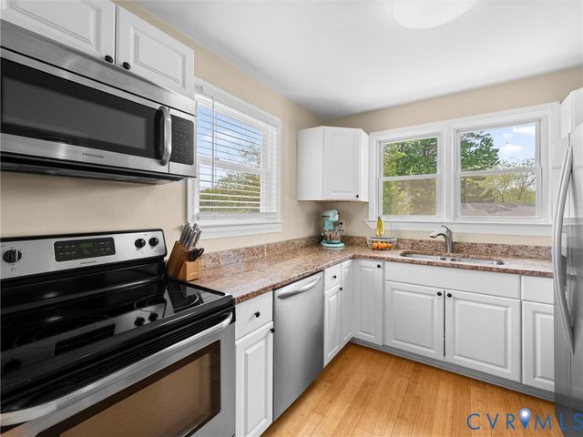 19604 Woodpecker Rd, South Chesterfield, VA 23803