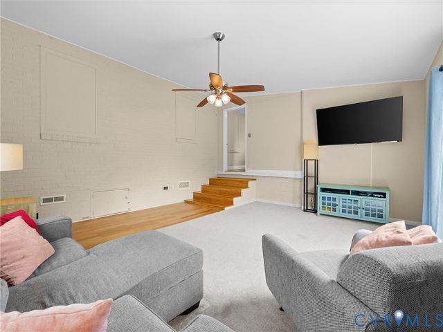 19604 Woodpecker Rd, South Chesterfield, VA 23803